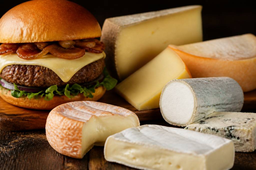 Les meilleurs fromages français à mettre dans un burger
